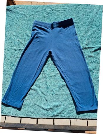 Pantacour très souple et confortable 36/38 bleu