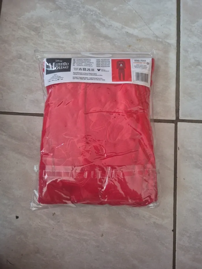 Pyjamas deux pièces rouge minnie 4-5 ans - photo numéro 4