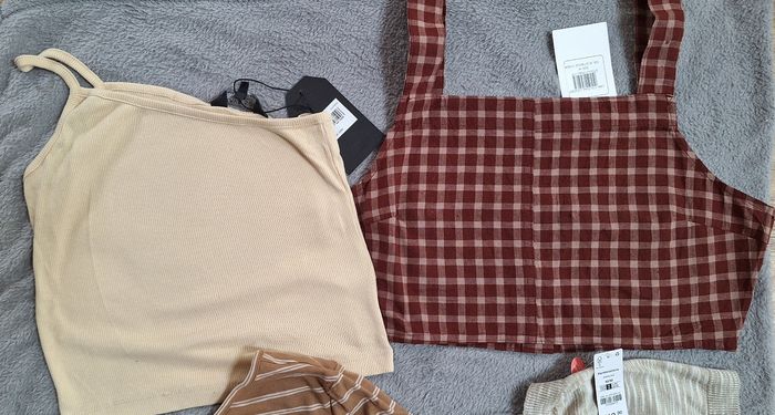Lot de 6 crop tops neufs taille M avec ou sans étiquettes - photo numéro 4