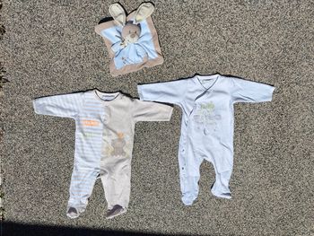 2 pyjamas velours mixtes Gémo 6 mois