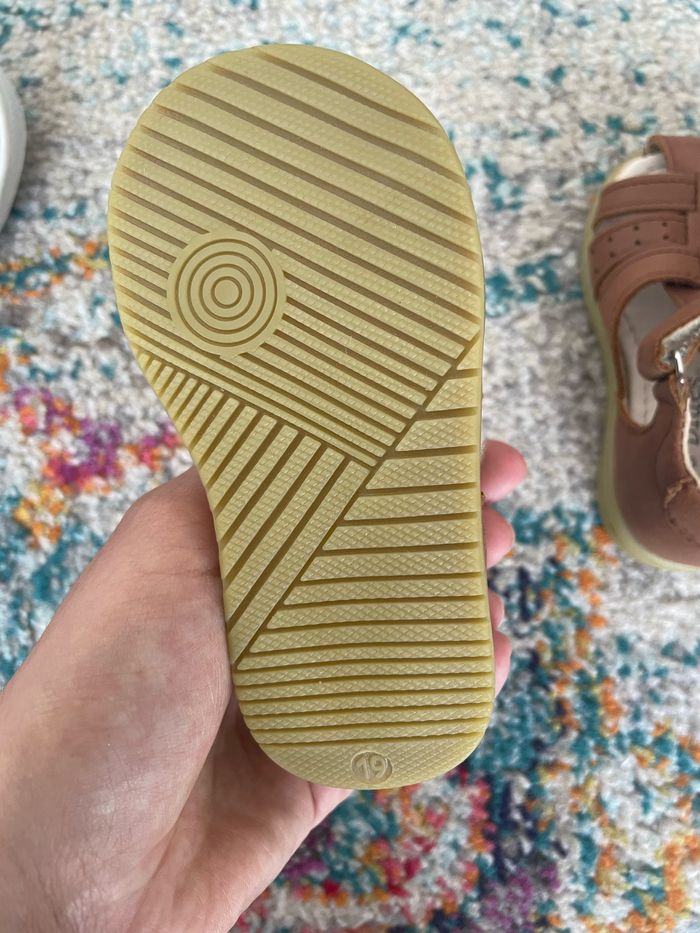 Chaussures neuves - photo numéro 3