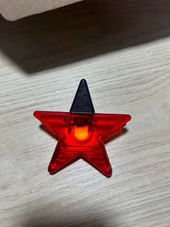 Pince aimantée pour documents étoile