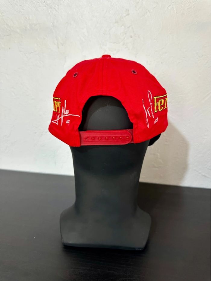 Casquette Ferrari x Marlboro - photo numéro 4