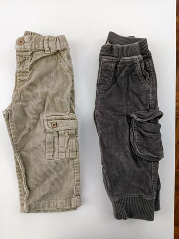 Lot de 2 pantalons en velours gris et beige 18 mois