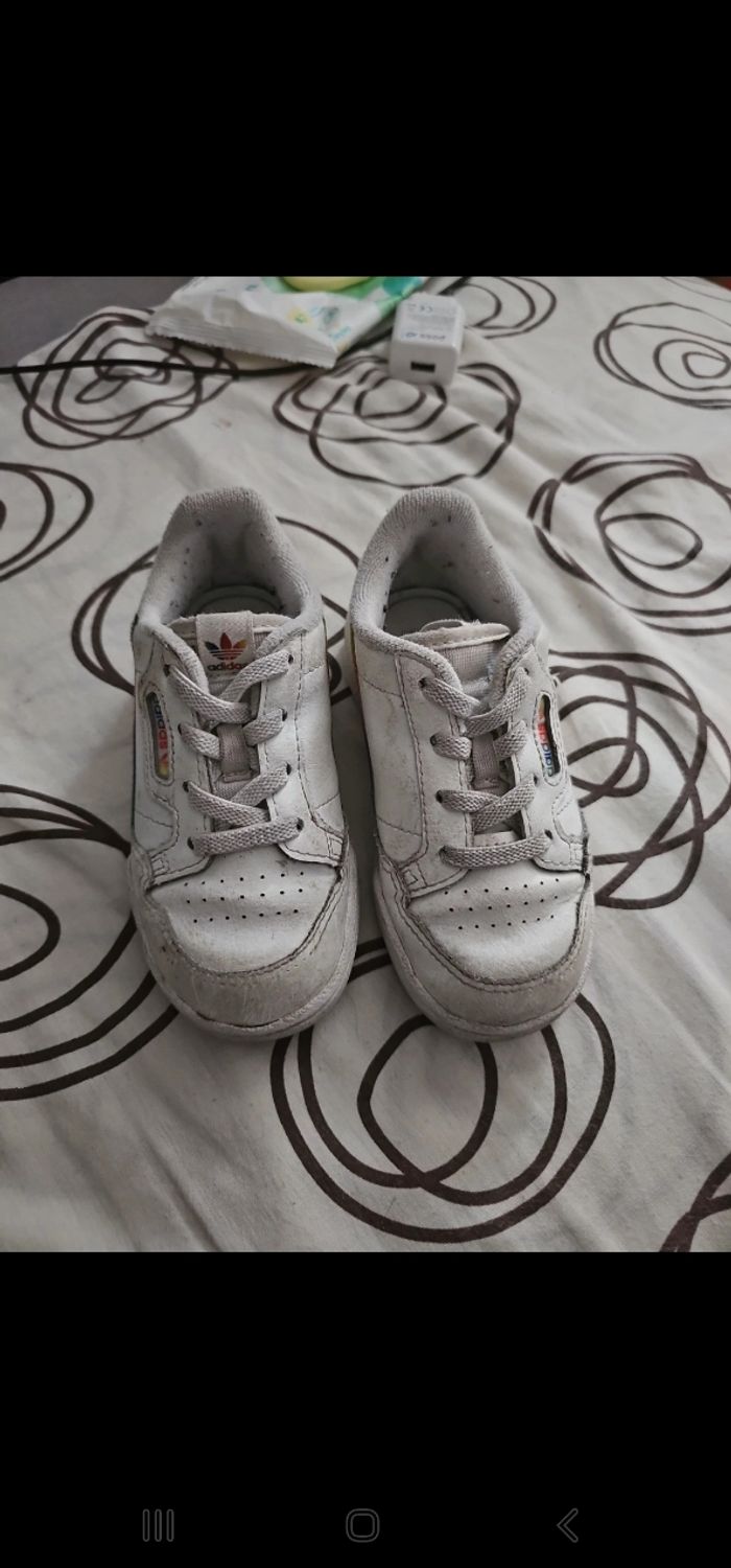 Baskets adidas continental