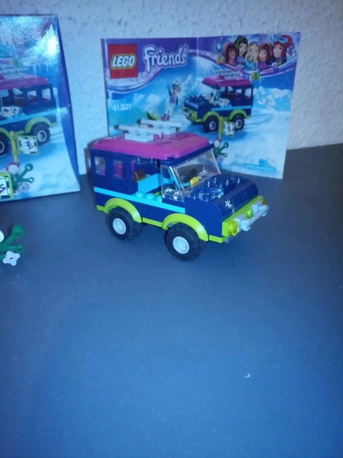 Lego Friends 41321 Le Tout-terrain de la Station de Ski - photo numéro 5