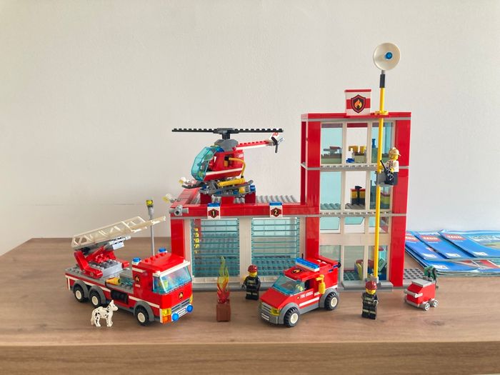Lego City 60004 - La caserne des pompiers - photo numéro 3