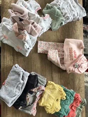 Vends lots bébé fille 1 mois
