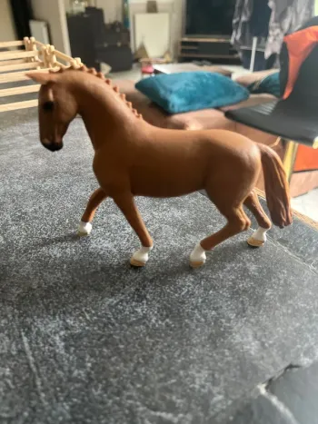 Cheval jument Hanovre schleich