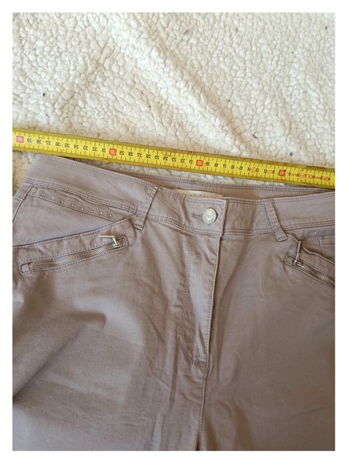 Armand Thiery + strass vintage Pantalon droit beige / taupe T. 40 FR 98% coton -- - photo numéro 6