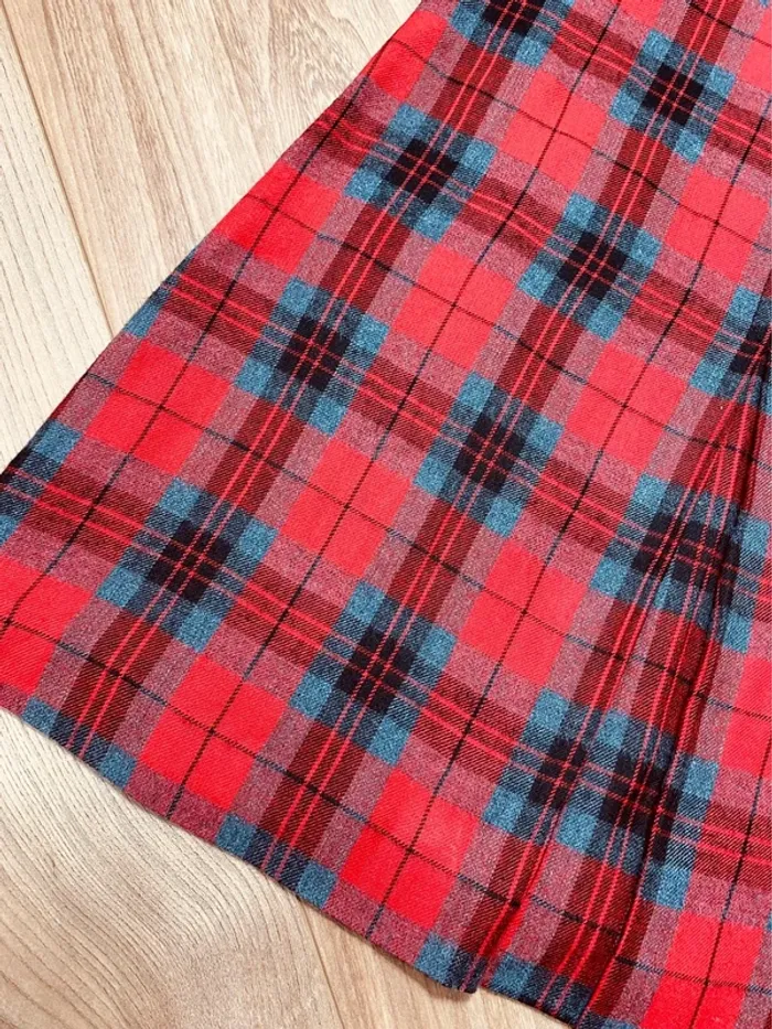 Taille 6 ans tenue 3p fille kiabi rouge et noire * carreaux * 🩷 - photo numéro 2