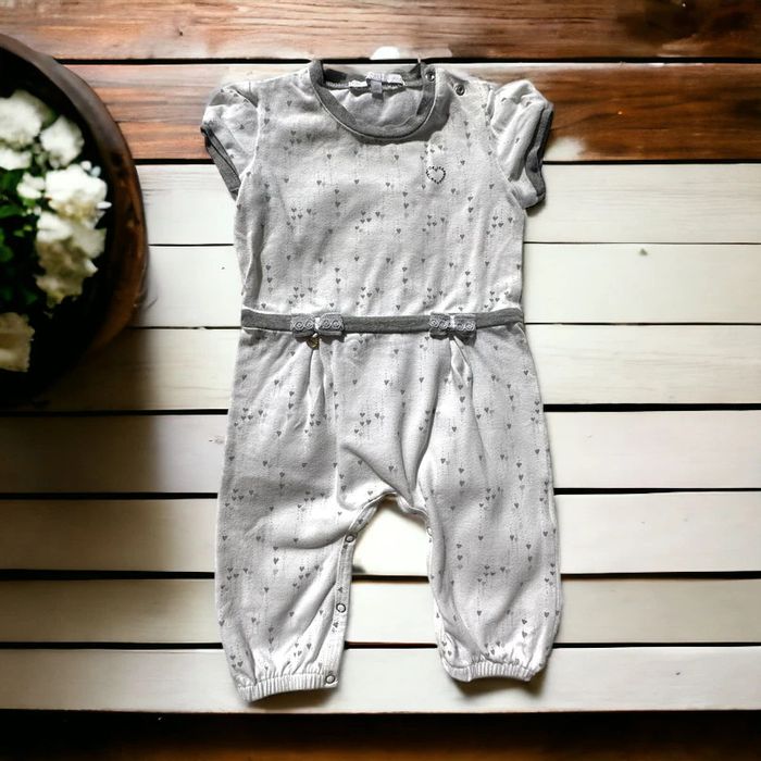 "Combinaison coeurs Gymp 3 mois TBE (11€) "