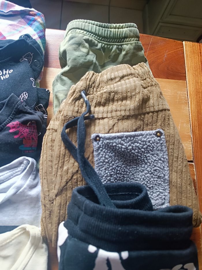 Lot 30 vêtements garçon 3 ans - photo numéro 9