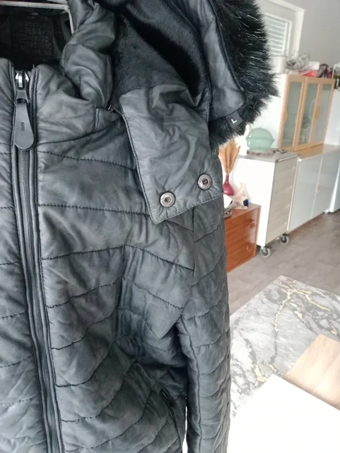 Blouson matelassé fourré avec capuche fausse fourrure , - photo numéro 3