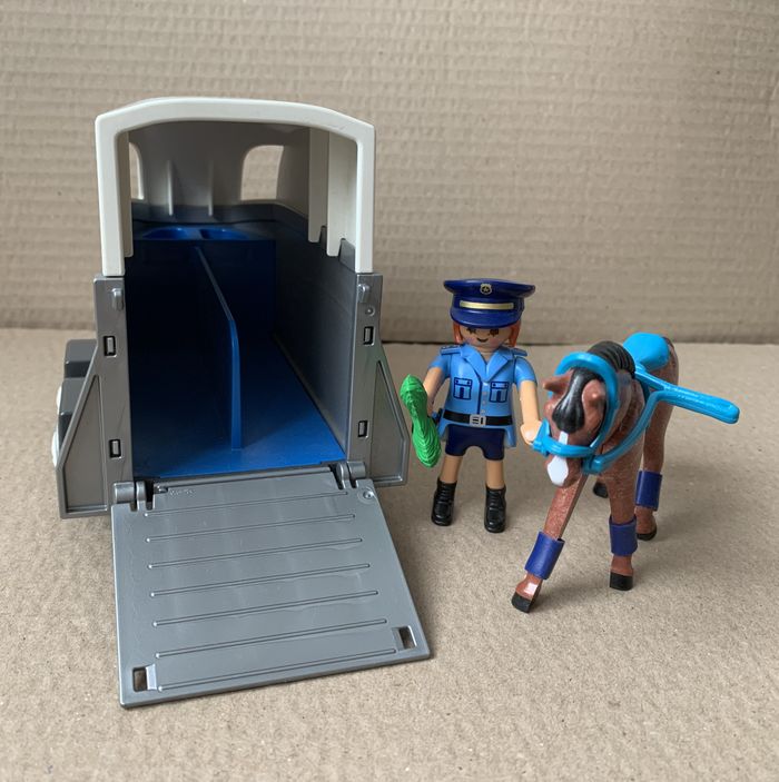 Playmobil : Policière avec cheval et van - photo numéro 3