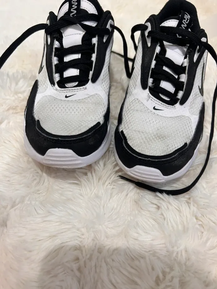 Baskets Nike Air Max Bolt p37,5 white&black - photo numéro 2