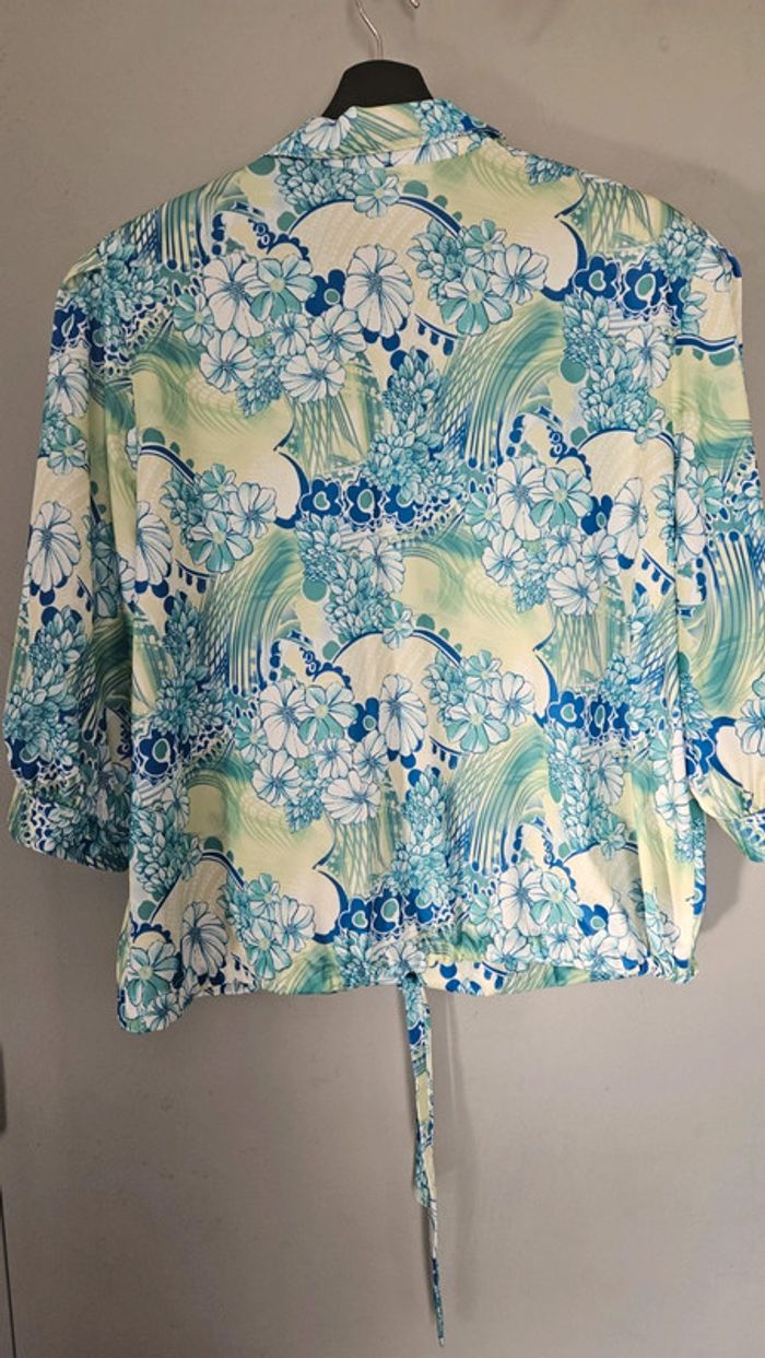 Chemisier vintage Afibel T50- fleurs bleu vert, épaulettes et lien à nouer - photo numéro 6