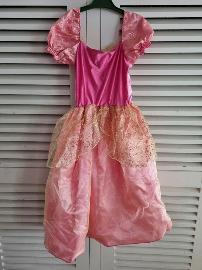 Robe de princesse avec sa cape - photo numéro 4