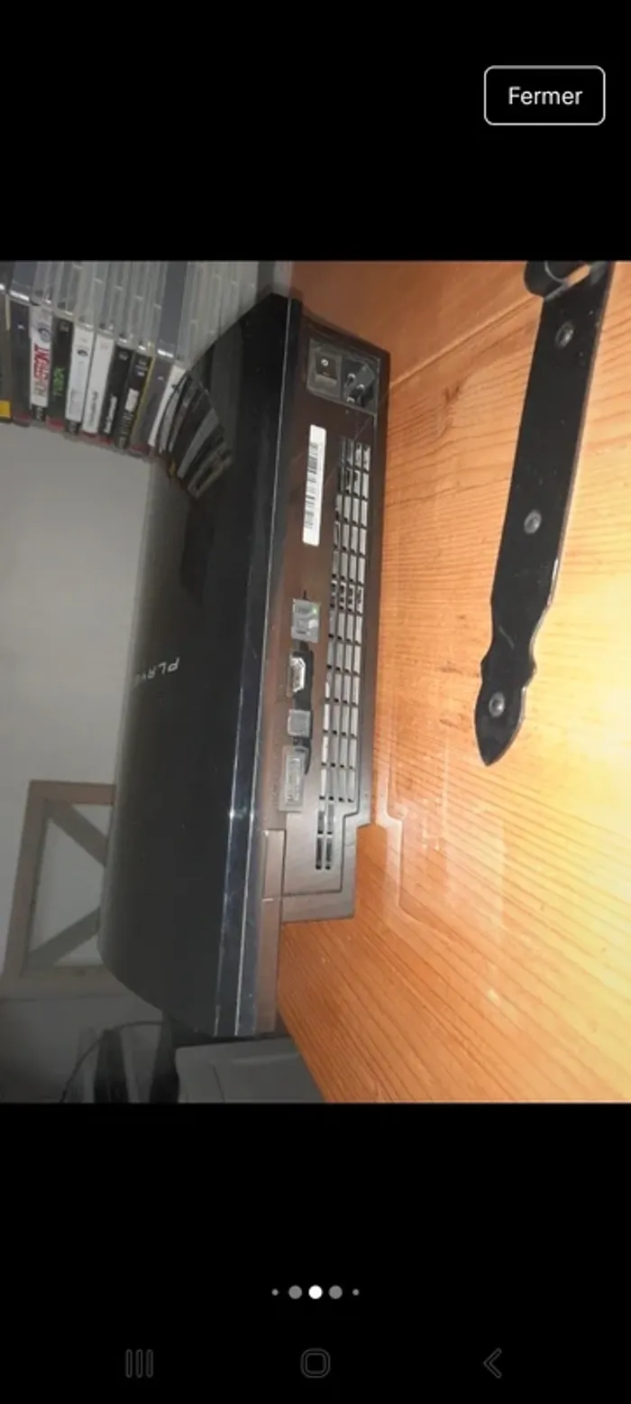 PlayStation 3 et ses 2 manettes - photo numéro 4