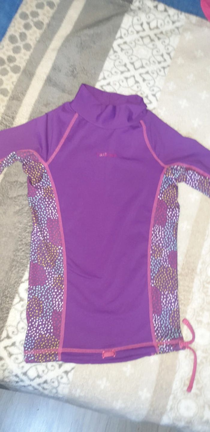 Lot de 4 : 2 maillots de bain anti uv 2 t-shirt 8 ans - photo numéro 3