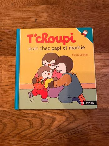 Livre Tchoupi dort chez papi et mamie Numéro 48
