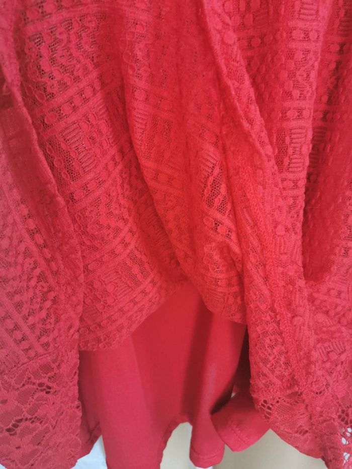 Robe dentelle rouge. Taille 36 - photo numéro 3