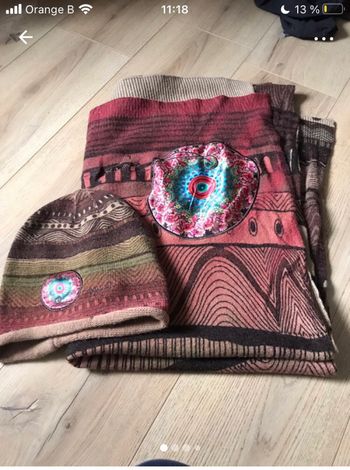 Ensemble écharpe et bonnet desigual
