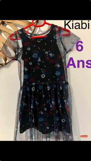 Robe noir et tulle fleuri taille 6 ans Kiabi