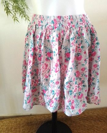 Jupe fluide motifs fleuries taille 36 - 100% viscose
