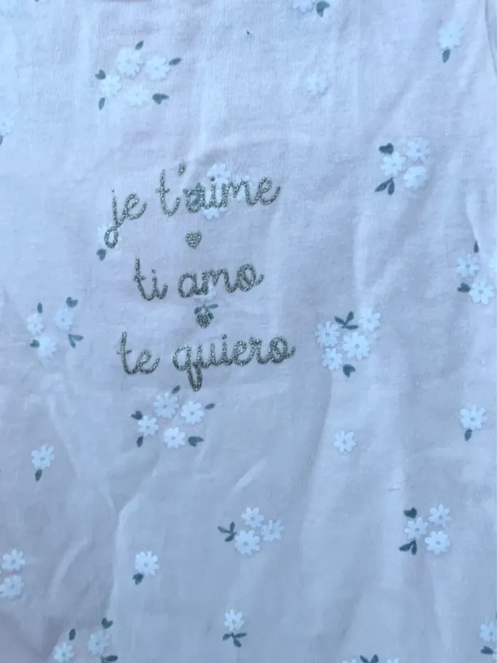🍼 T-shirt bébé KIABI  – 9 mois - photo numéro 3