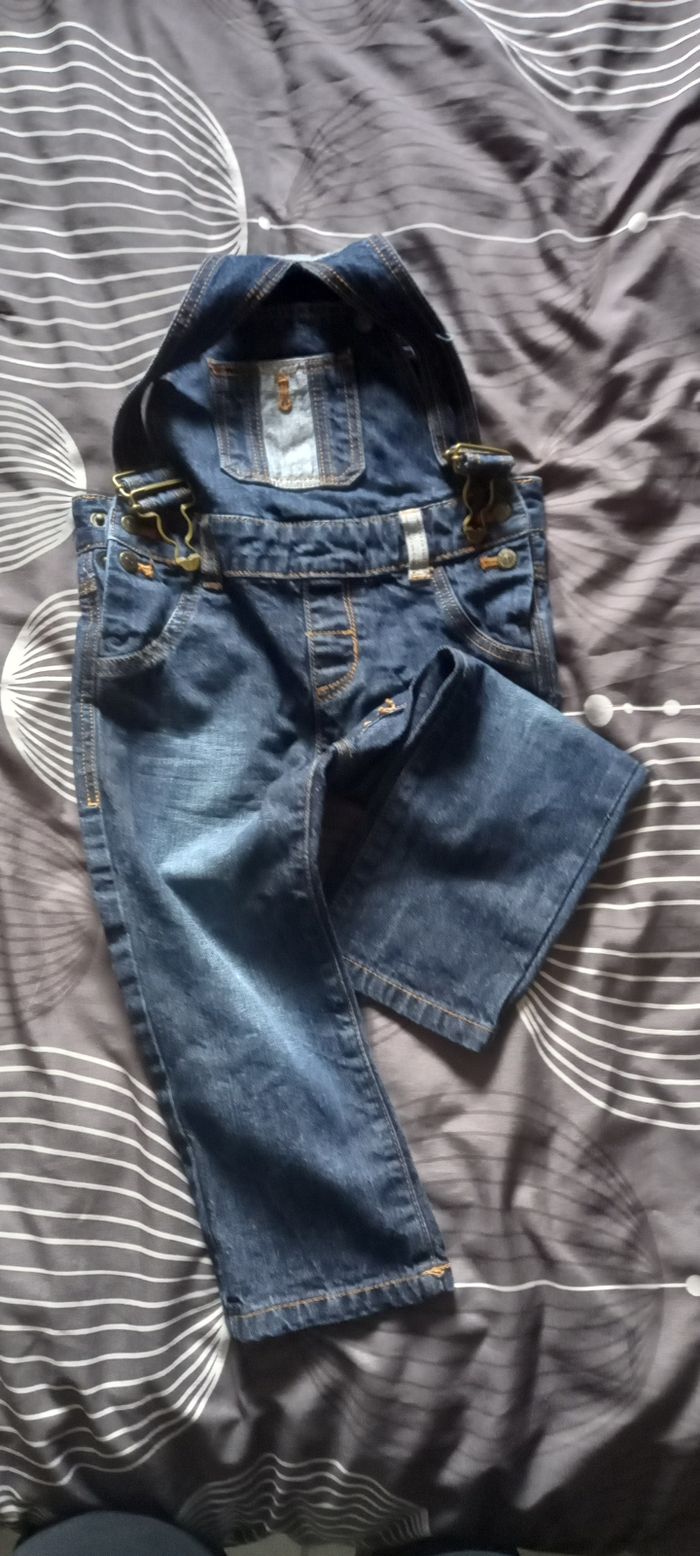 Salopette kiabi neuve 24 mois