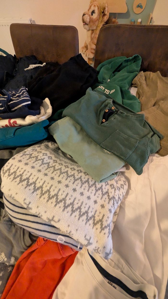 Lot de vêtements garçons 4 ans - photo numéro 9