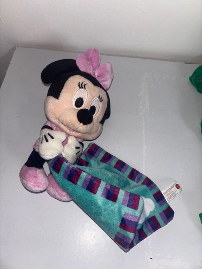 Petite peluche Minnie - photo numéro 3