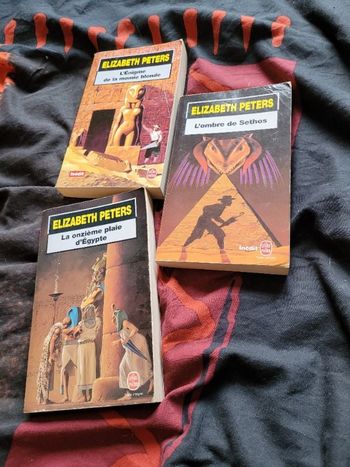 Livres de poche Elisabeth Peters