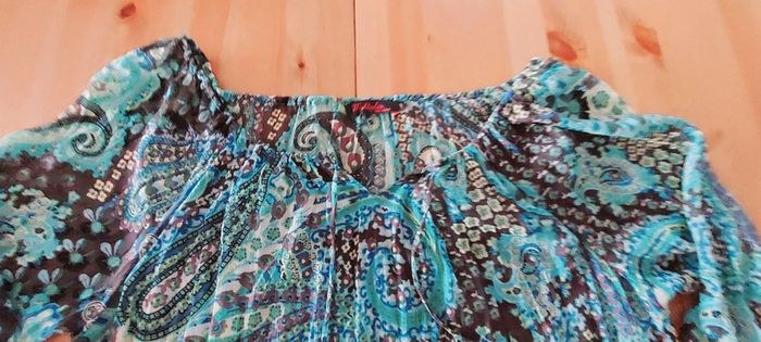 Très jolie chemise T 5 Multiples créateur - photo numéro 4