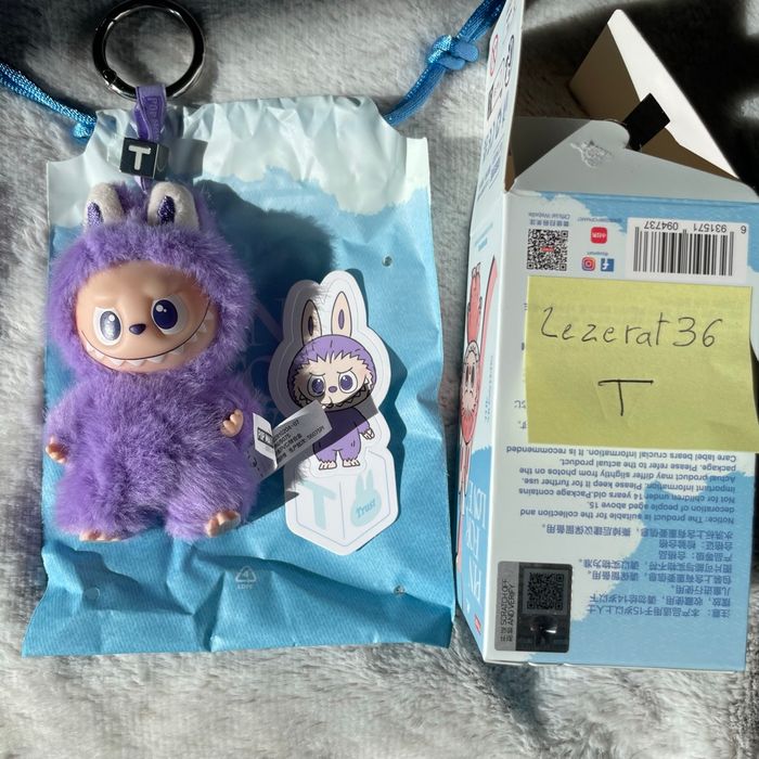 Peluche LABUBU Pin for Love – Lettre T (POP MART)