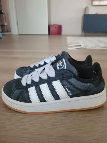 Baskets Adidas modèle Campus Noires