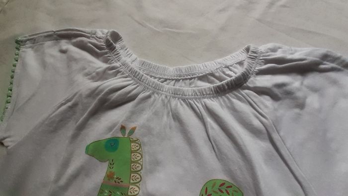 Tee-shirt blanc avec bordure verte pistache motif cheval vert pistache - photo numéro 2