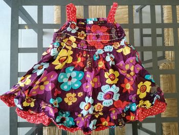 Robe à fleurs multicolores