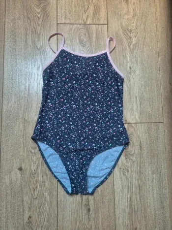 Maillot de bain 1 pièce vertbaudet gris motifs rose clair/ bleu ciel 11/12 ans en très bon état