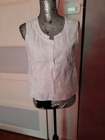 Petite chemisette sans manches