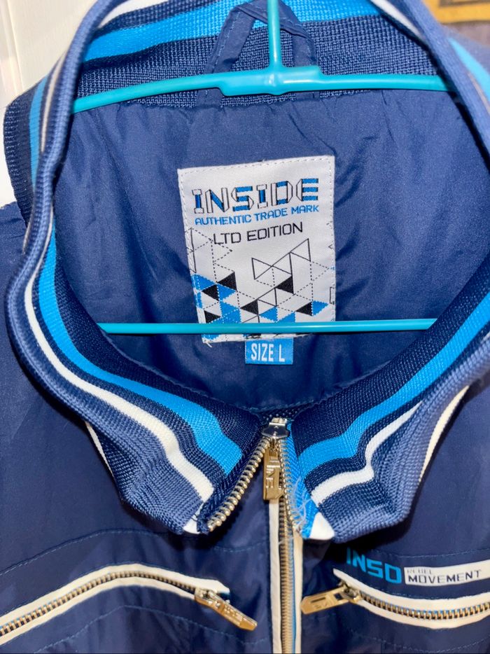 Jolie Veste Trade Mark Inside Limited Edition-Taille L-Tres peut portée. - photo numéro 2