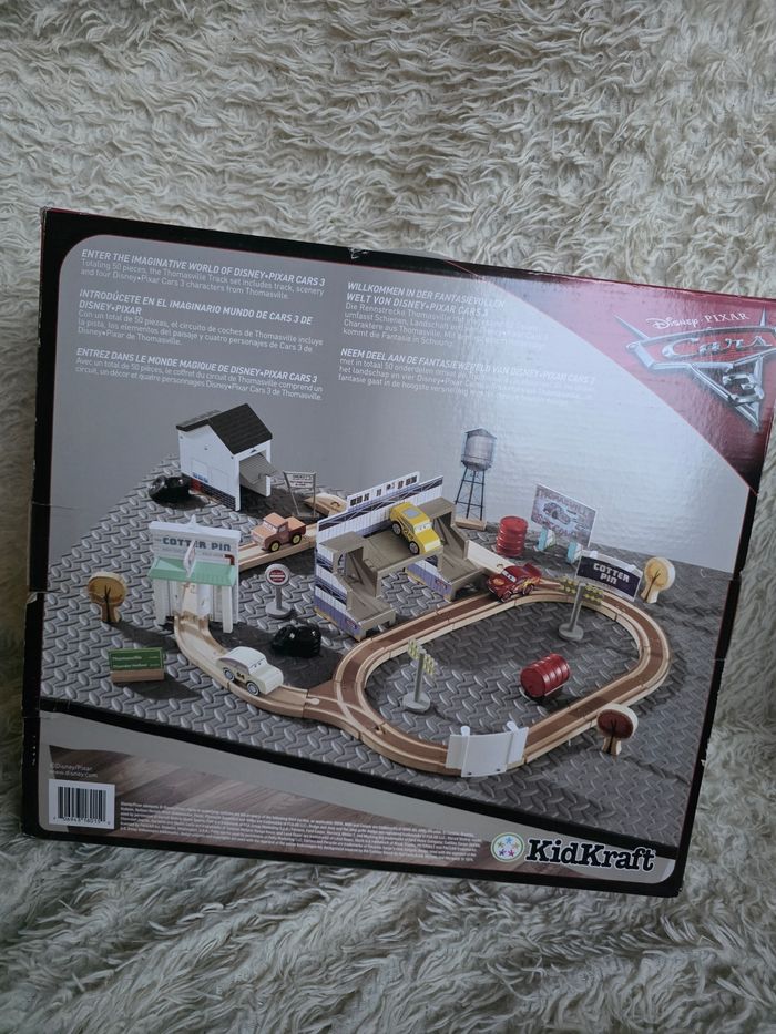 Circuit en bois disney cars avec voiture kidkraft - photo numéro 4
