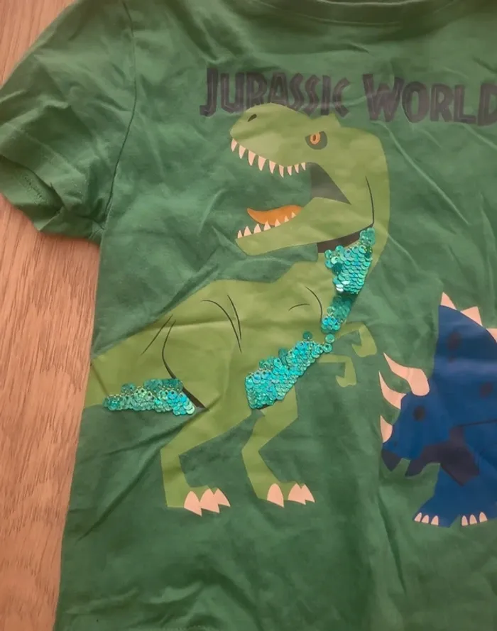 T shirt jurassic world - photo numéro 2