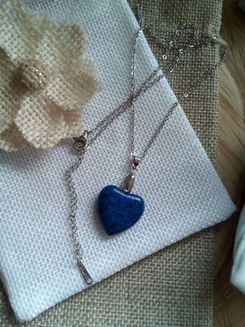 Collier coeur en pierre de lapiz lazuli