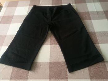 Pantacourt noir taille 38/40