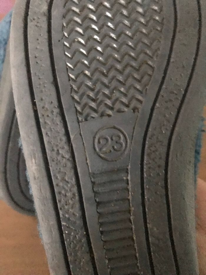 Chaussons montants scratch bleus Pointure 23 - photo numéro 5