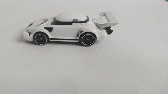 Hot Wheels First Order Stormtrooper Star Wars Character Cars - photo numéro 3