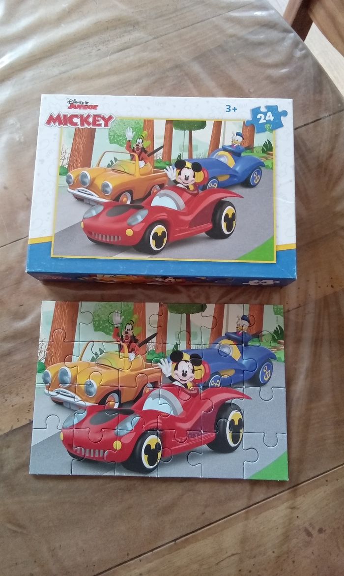 Puzzle enfant disney Mickey et ses amis Donald Dingo