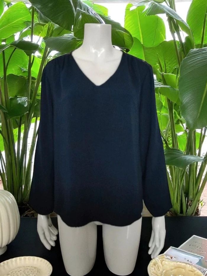 Blouse en dentelle marine